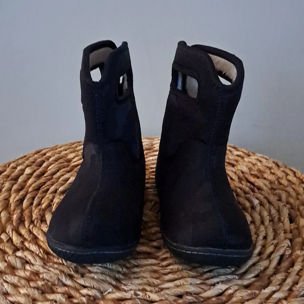 BOGS Youth Toddler Baby BOGS Pull On Waterproof/Insulated Black Print Boots S-10